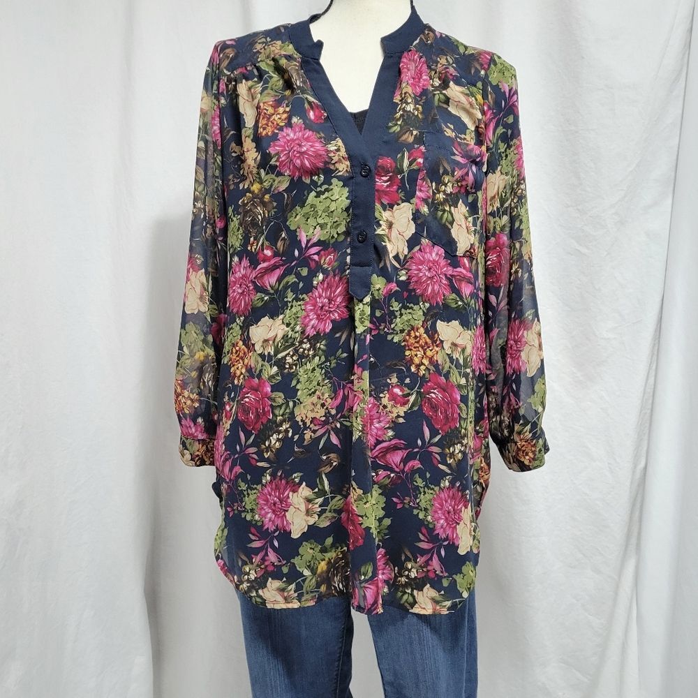Pleione floral long sleeve V-neck button down black chiffon blouse, size S